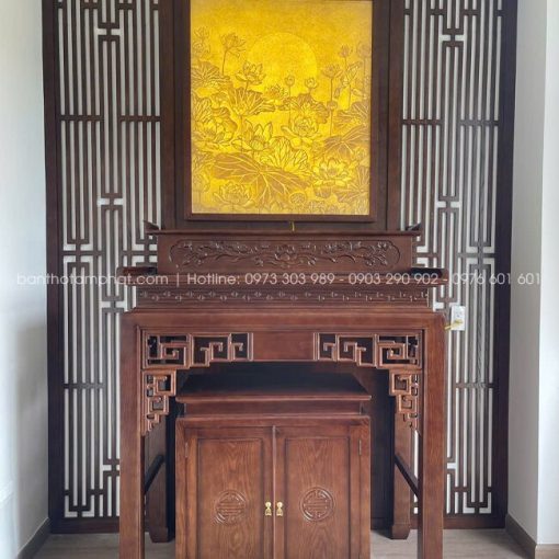 Kết cấu gỗ dày, chắc chắn giúp bàn thờ ổn định trong quá trình sử dụng.