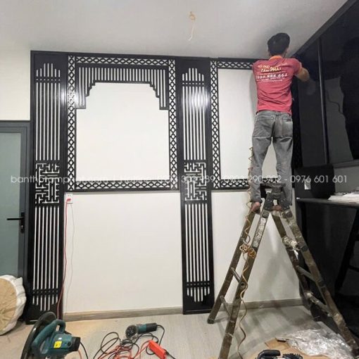 Thi công phòng thờ nhà phố màu đen sang trọng mẫu BT-1819
