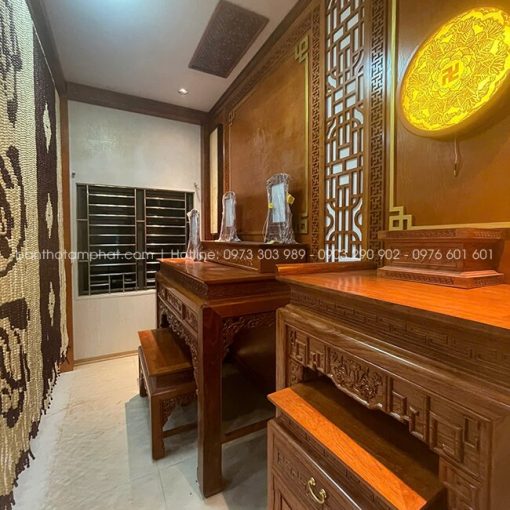 Thích hợp thờ Phật và Gia Tiên liền kề.