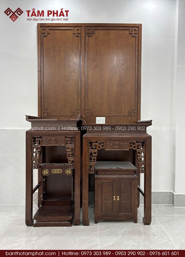 Đồng bộ màu sắc hài hòa tạo nên tổng thể phòng thờ BT-1828 trang trọng, ấm cúng.