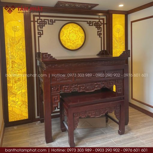 Chất liệu gỗ tự nhiên tuyển chọn kỹ, đảm bảo độ bền và tính ổn định sử dụng lâu dài.