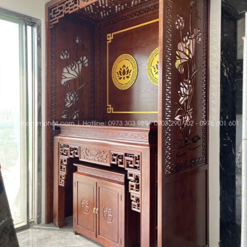 Thiết kế nổi bật với các họa tiết CNC hoa sen đẹp ở vách ngăn, diềm mái.