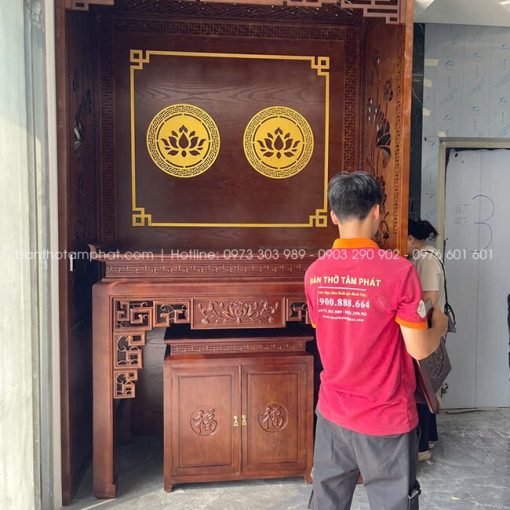 Phòng thờ chung cư triện sen luôn hợp xu hướng, phù hợp nhiều phong cách thiết kế.